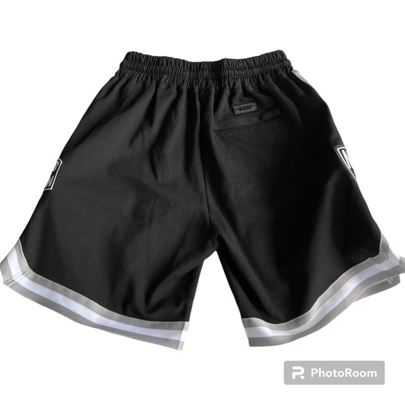 PRO STANDARD BROOKLYN NETS LOGO BLACK MENS SHORTS SZ MED NEVER WORN - Picture 2 of 15